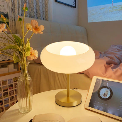 Lighteme Retro Egg Tart Tischlampe