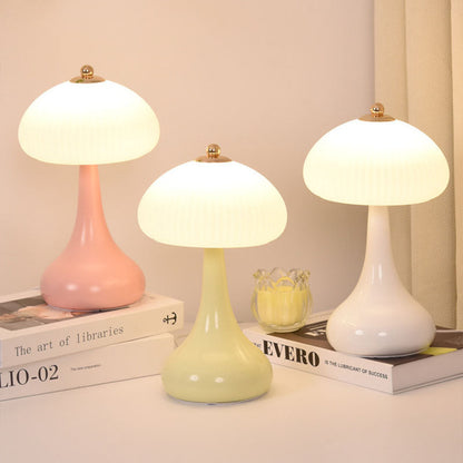 Lighteme Romantische Tischlampe im Creme-Stil