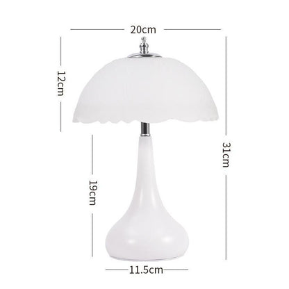 Lighteme Romantische Tischlampe im Creme-Stil