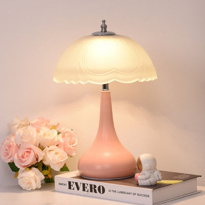 Lighteme Romantische Tischlampe im Creme-Stil
