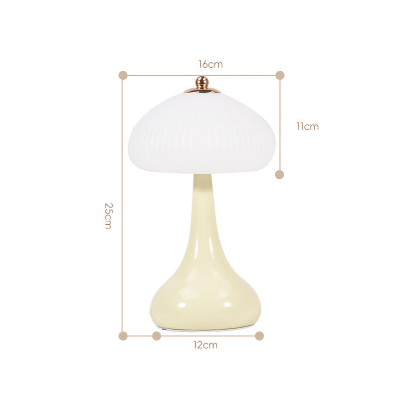 Lighteme Romantische Tischlampe im Creme-Stil