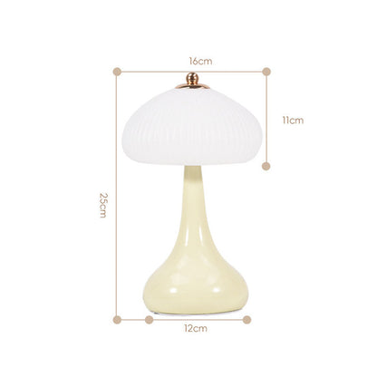 Lighteme Romantische Tischlampe im Creme-Stil
