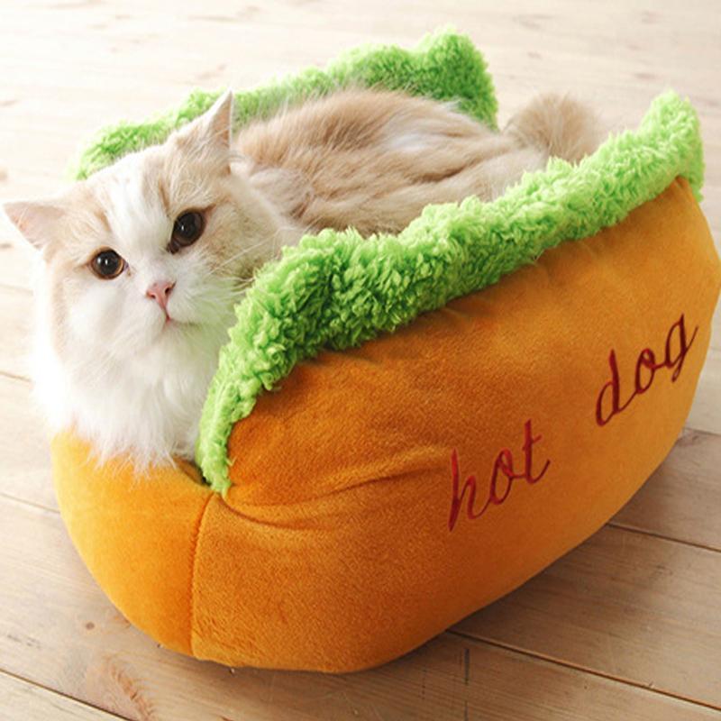 Lit en peluche courte Lighteme, créatif et amusant, en forme de hot-dog (2 tailles)