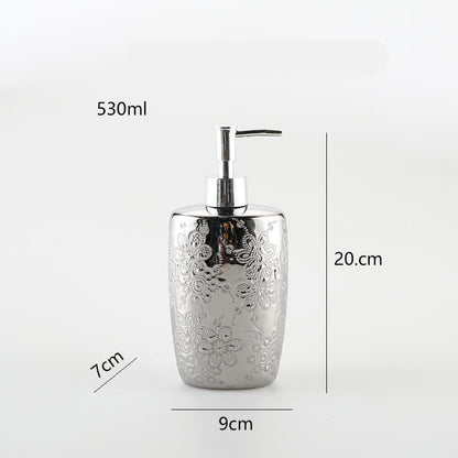 Lighteme Seifenspender aus geprägter Keramik in Silber