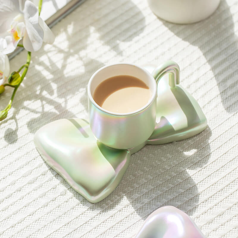 Lighteme Frühlings-Keramiktasse und Untertasse mit Schleife