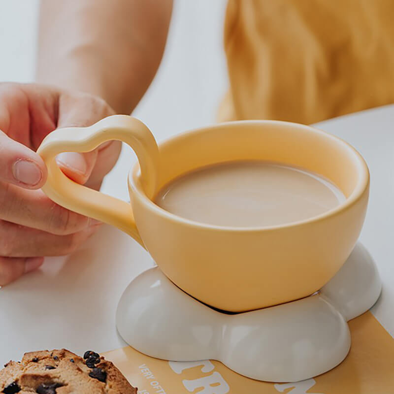 Lighteme Spring Clouds Keramiktasse und Untertasse