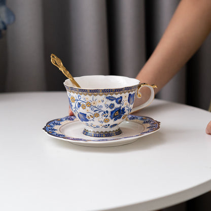Tasse et soucoupe en porcelaine anglaise à motif floral printanier Lighteme