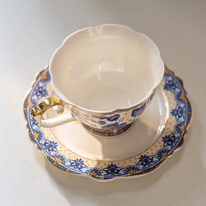 Tasse et soucoupe en porcelaine anglaise à motif floral printanier Lighteme
