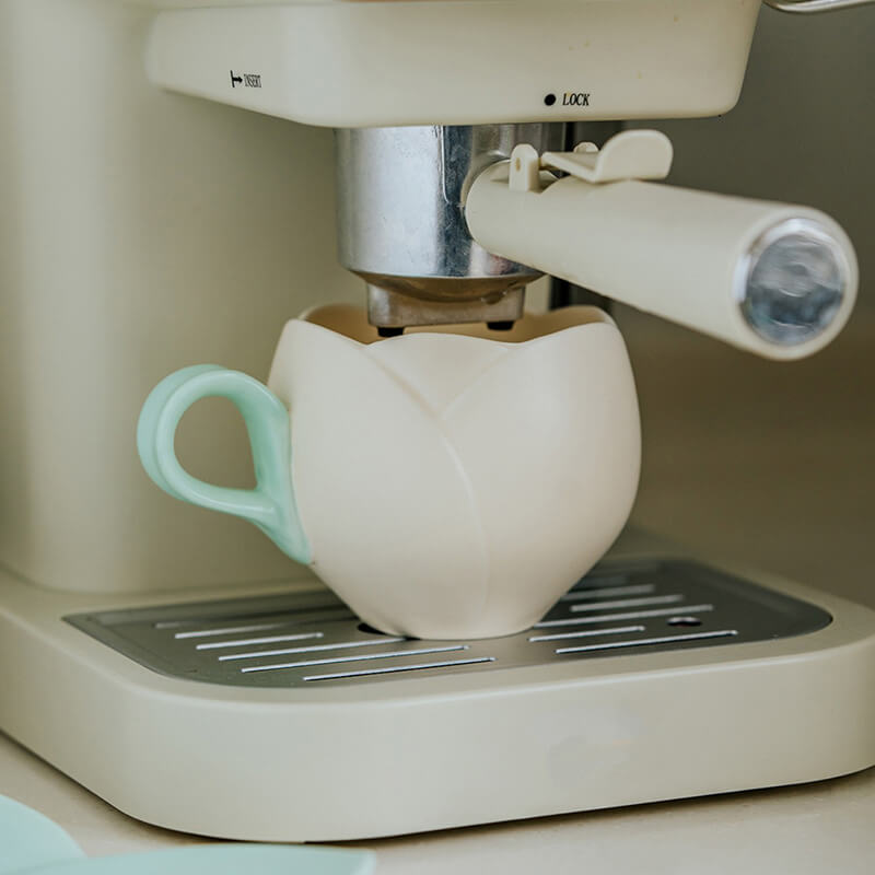 Lighteme Spring Tulip Keramiktasse und Untertasse