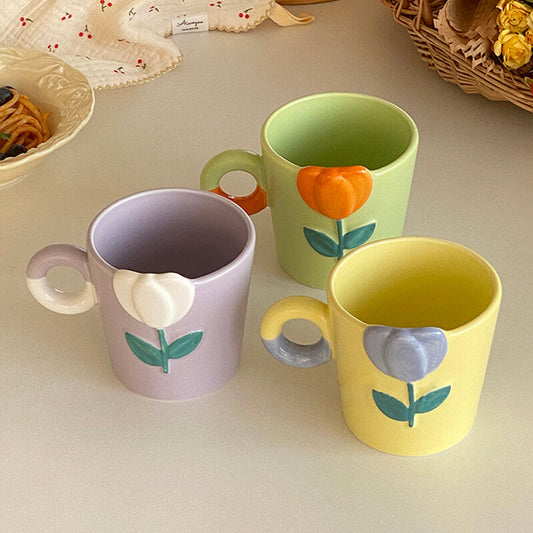 Lighteme Keramiktasse mit Frühlingstulpenprägung