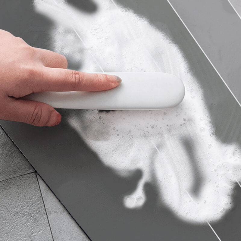 Lighteme Badematte aus gestreiftem Kieselalgenschlamm