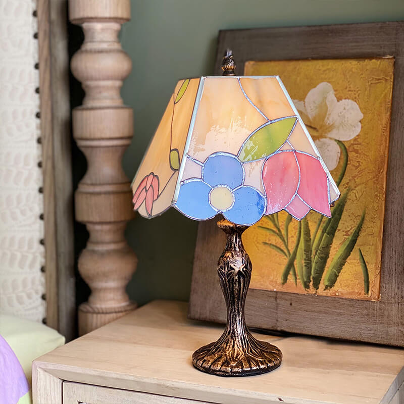 Lampe de table vintage en vitrail Lighteme