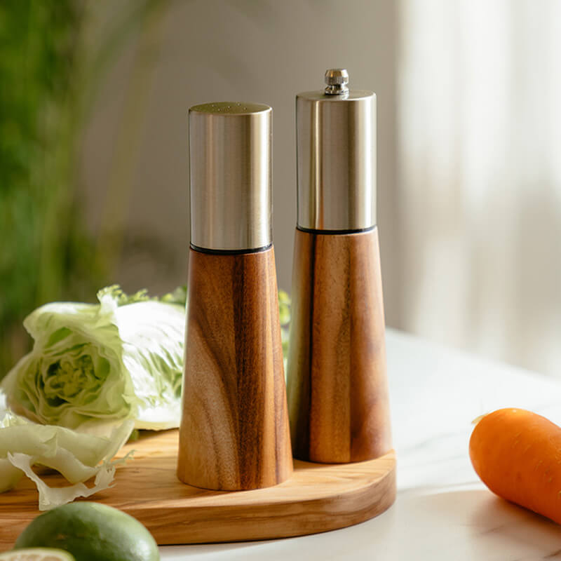 Lighteme Vintage Pfeffermühle aus Holz