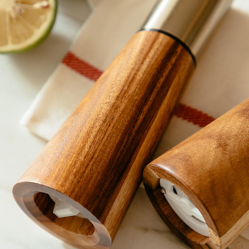 Lighteme Vintage Pfeffermühle aus Holz