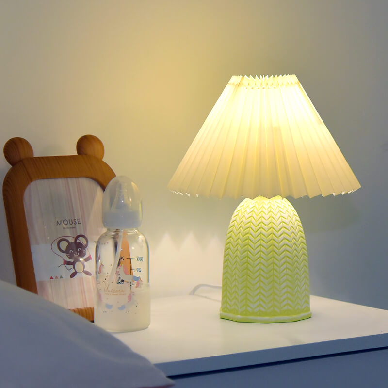 Lampe de table vintage plissée Lighteme