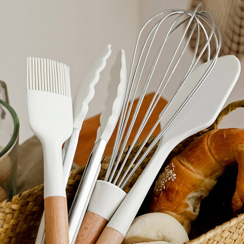 Lighteme Wooden Handle Silicone Baking Set