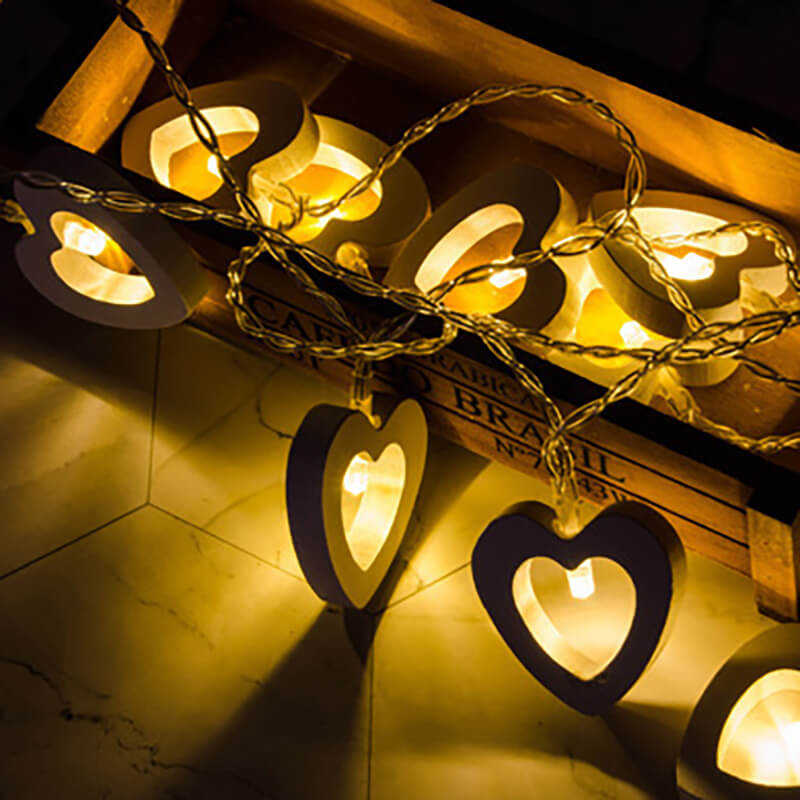 Lighteme Lichterkette in Herzform aus Holz