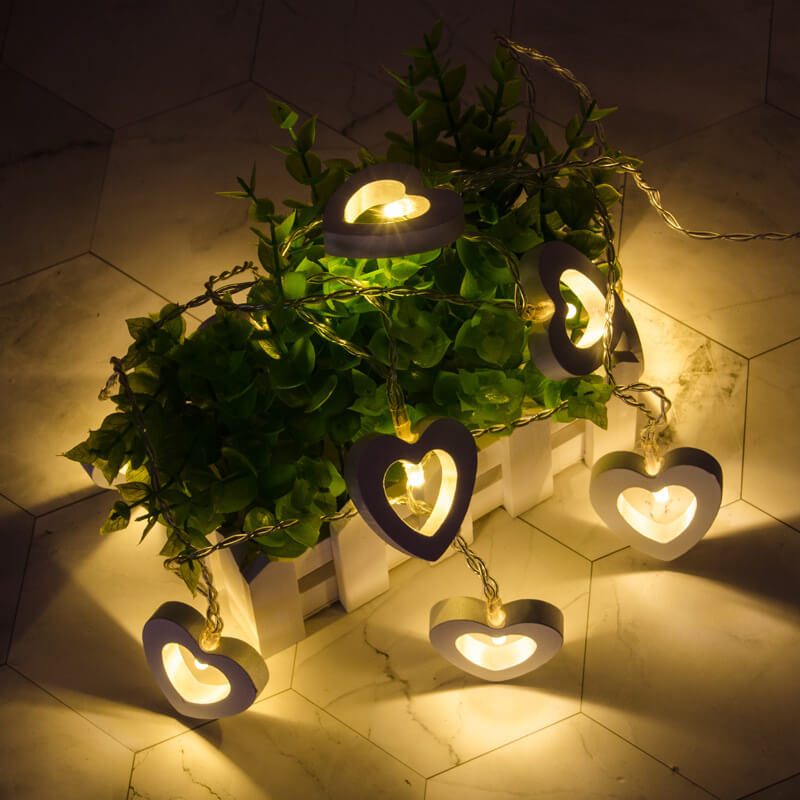 Lighteme Lichterkette in Herzform aus Holz