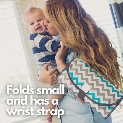 Lighteme No-mess Baby – bietet alle Vorteile eines tragbaren Wickeltisches und eines Windelhalters