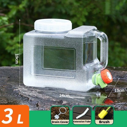 Tragbarer Outdoor-Wasserbehälter mit Wasserhahn von Lighteme