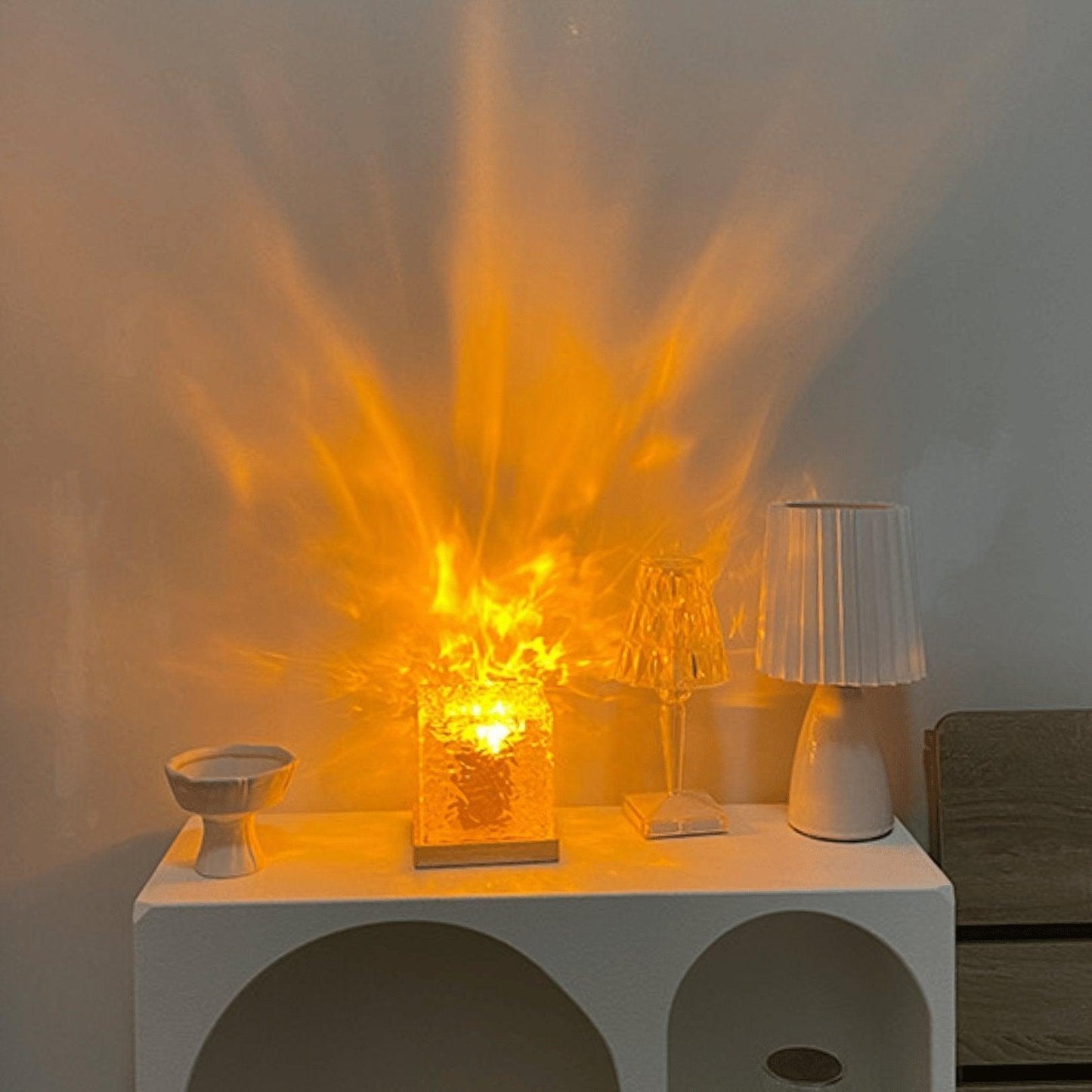Projecteur d'aurores boréales Lighteme - Profitez des aurores boréales dans le confort de votre chambre !