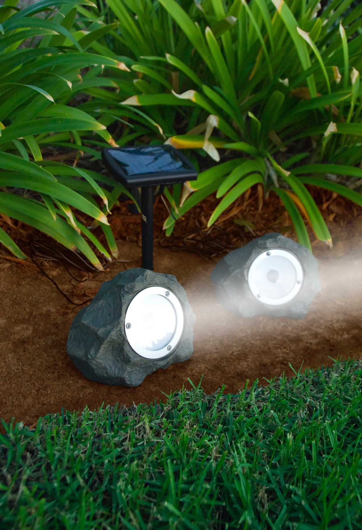 Lighteme Lot de 4 spots solaires d'extérieur à LED pour allée, jardin et sentier