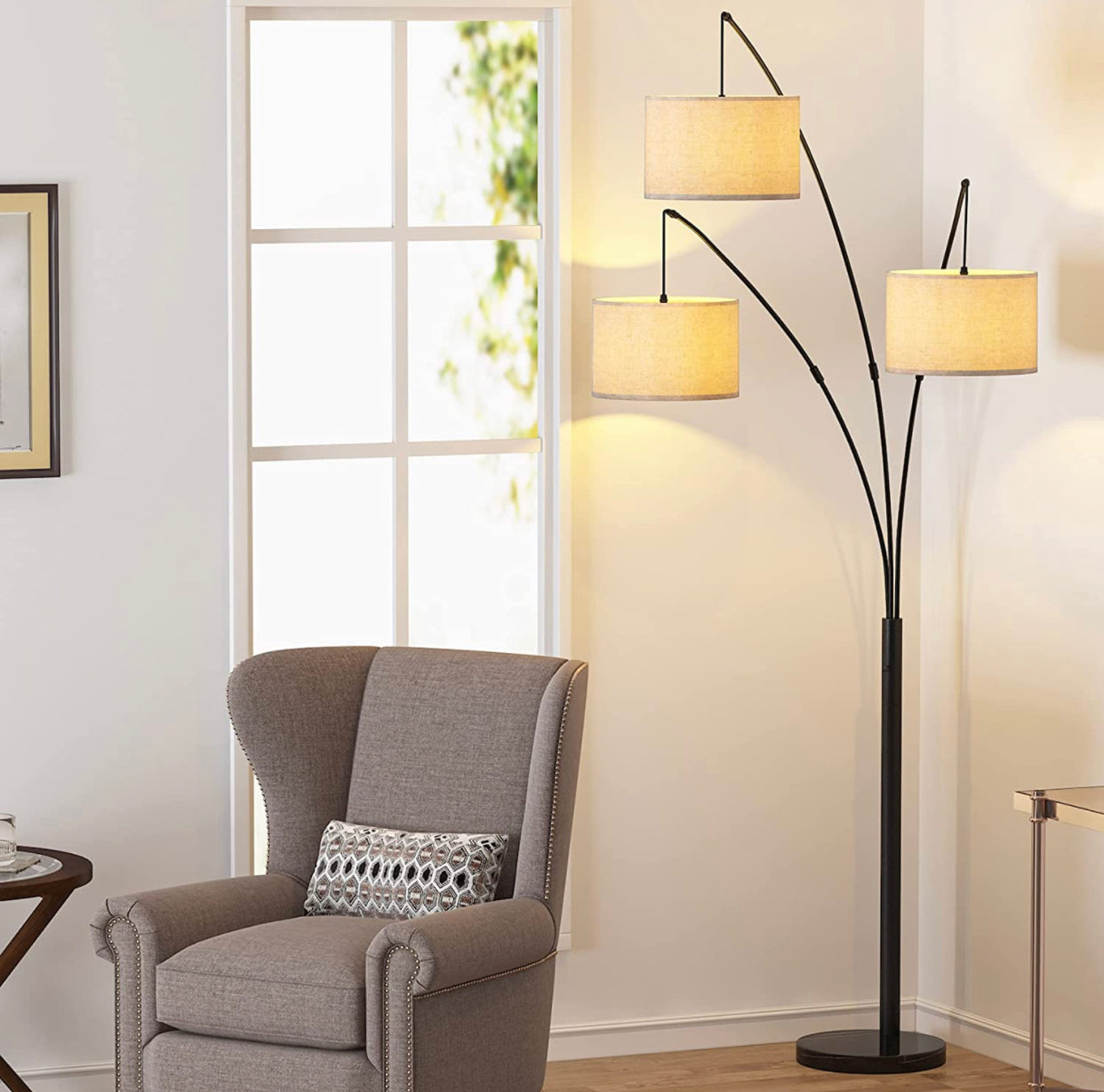 Lighteme Moderne Bogen-Stehlampe mit Marmorsockel – 3 Lichter, die von hinten über der Couch hängen – Mehrflammige, bogenförmige Baumlampe – Ölgeriebene Bronze