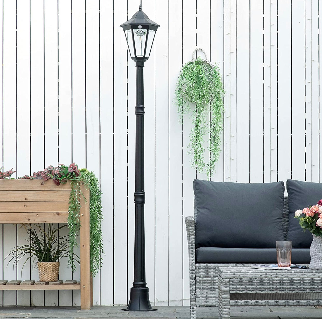 Lampadaire solaire Lighteme 77 pouces, lampadaire d'extérieur vintage étanche en aluminium et verre 