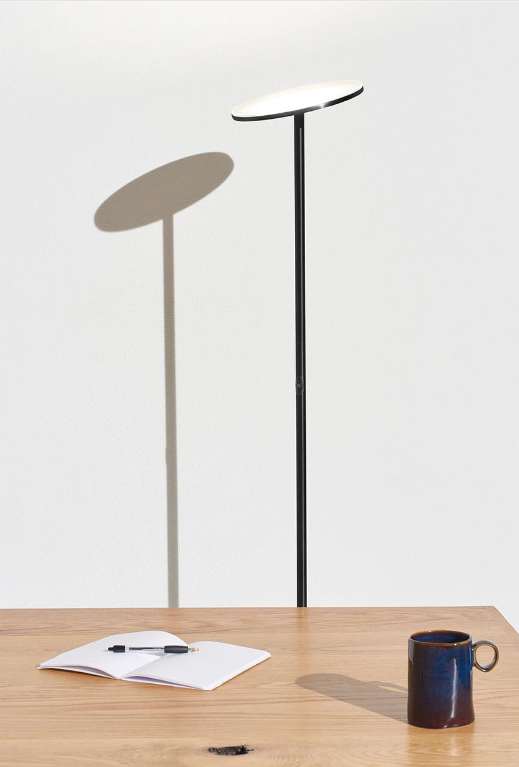 Lighteme Sky Moon LED-Torchiere-Stehlampe, superhell – hohe Lumenzahl für Wohnzimmer und Büros – dimmbar