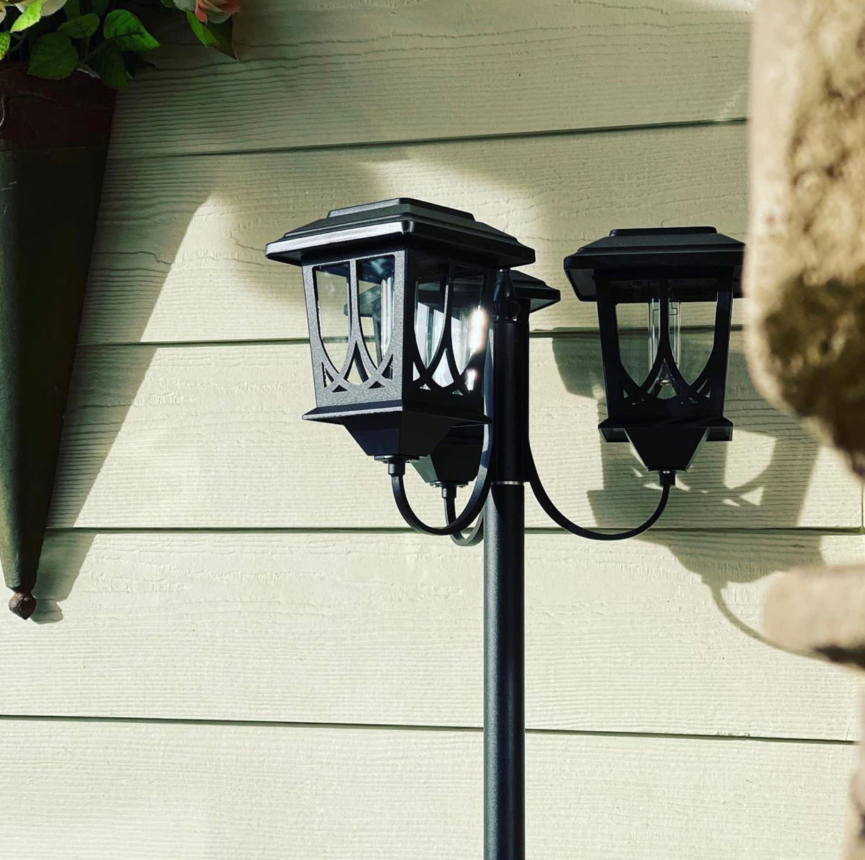 Lampadaire d'extérieur Lighteme en aluminium 74,8 pouces, lampadaire étanche à 3 têtes, 60 lumens 