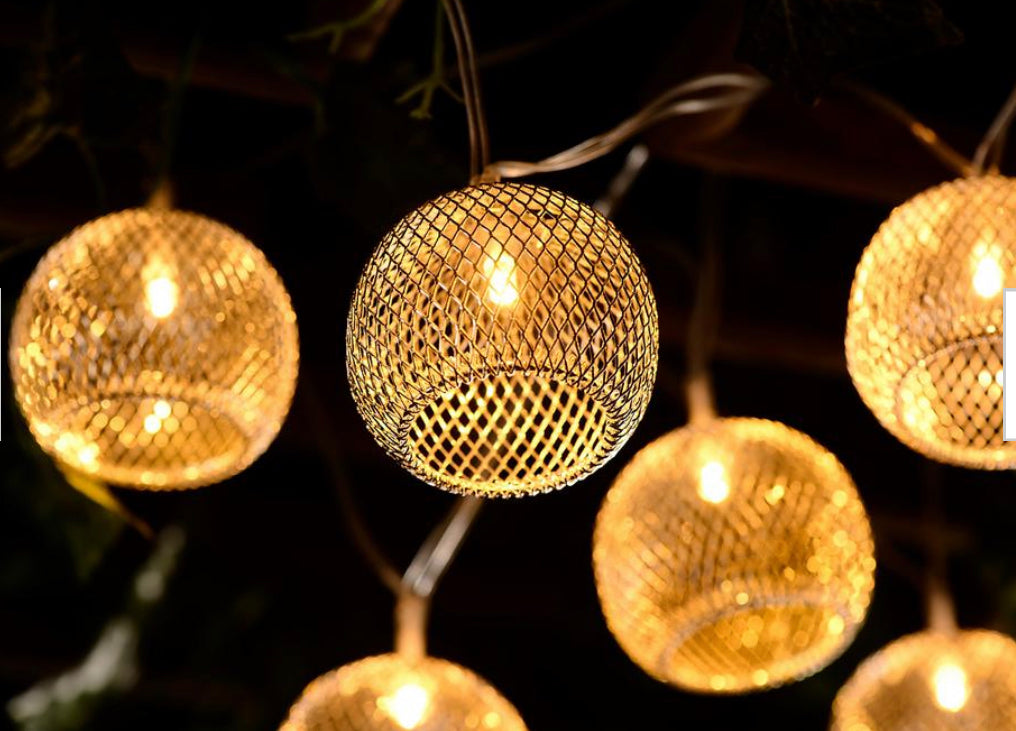 Lighteme Indoor 12 Fuß batteriebetriebene LED-Lichterkette mit integriertem Metall (10 Lichter) 