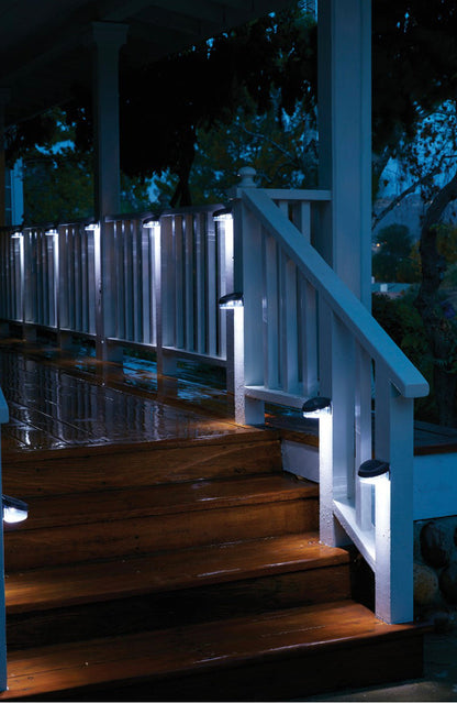 Lighteme Solarbetriebene LED-Zaunleuchte mit Pfostenkappe, 4er-Pack, Schwarz 
