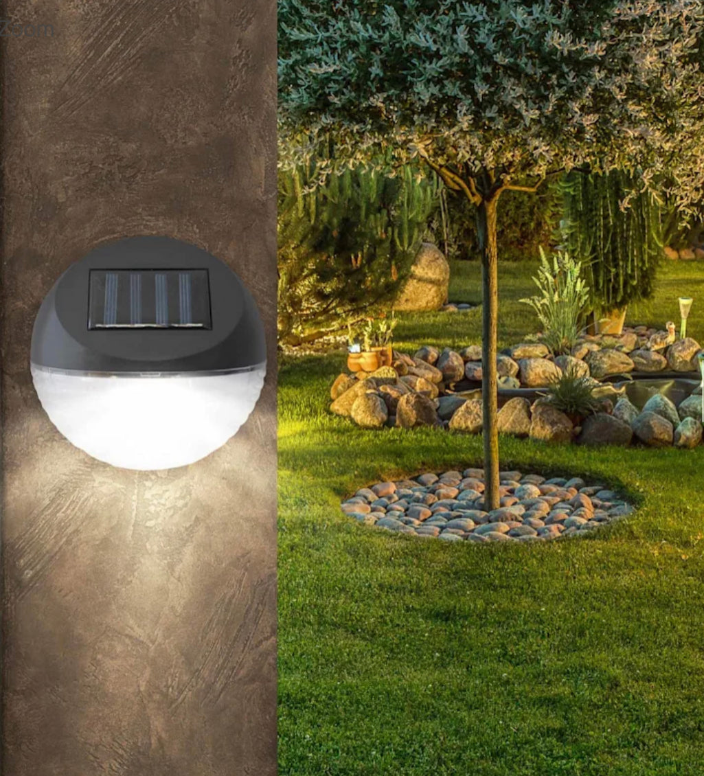 Lighteme Schwarzes Deck Solarbetriebenes LED-Arbeitslicht, 4er-Pack