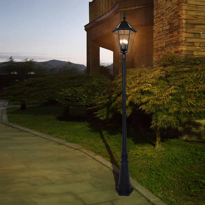 Lampadaire solaire d'extérieur à LED Lighteme, 300 lumens, 228 cm de hauteur