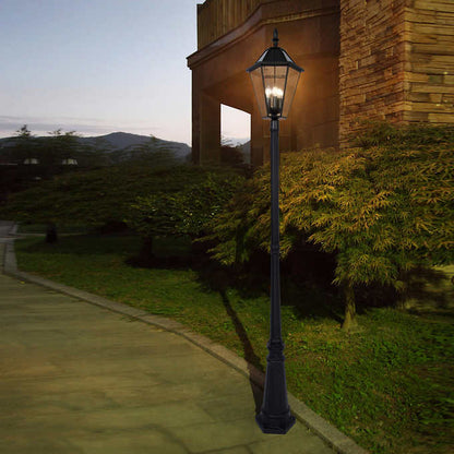 Lampadaire solaire d'extérieur à LED Lighteme, 300 lumens, 228 cm de hauteur