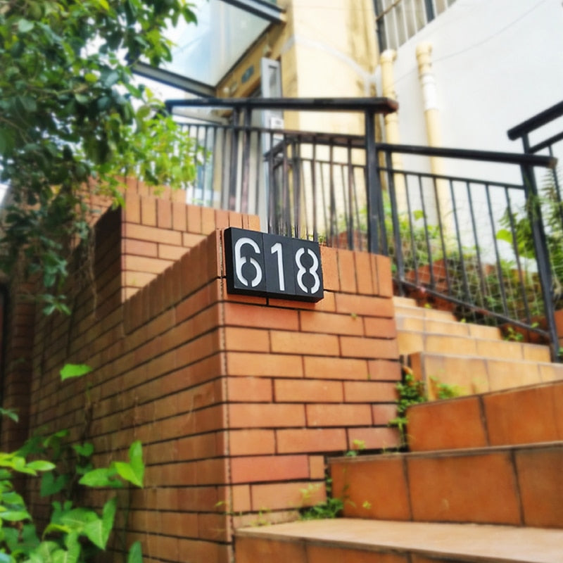 Lighteme LED Numéro de maison Énergie solaire Numérique Hotal Porte Mur Lumière Solaire Numéro d'adresse Lampe Plaque de numéro de rue personnalisée