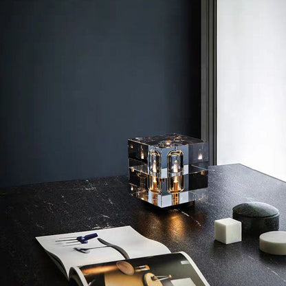 Lampe de table carrée en cristal Lighteme