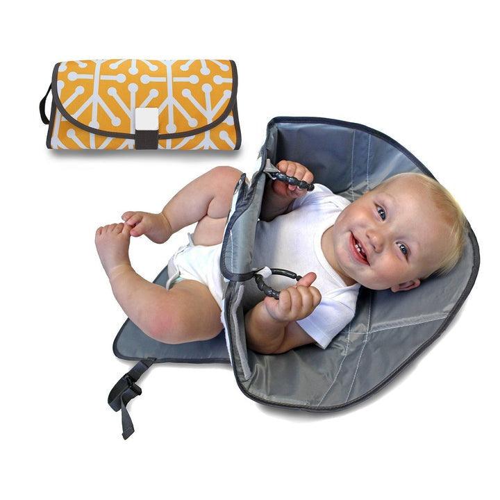 Lighteme No-mess Baby – bietet alle Vorteile eines tragbaren Wickeltisches und eines Windelhalters